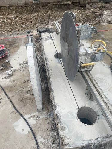 Kernbohrung in der Nähe für Sanitär- und Elektroinstallationen